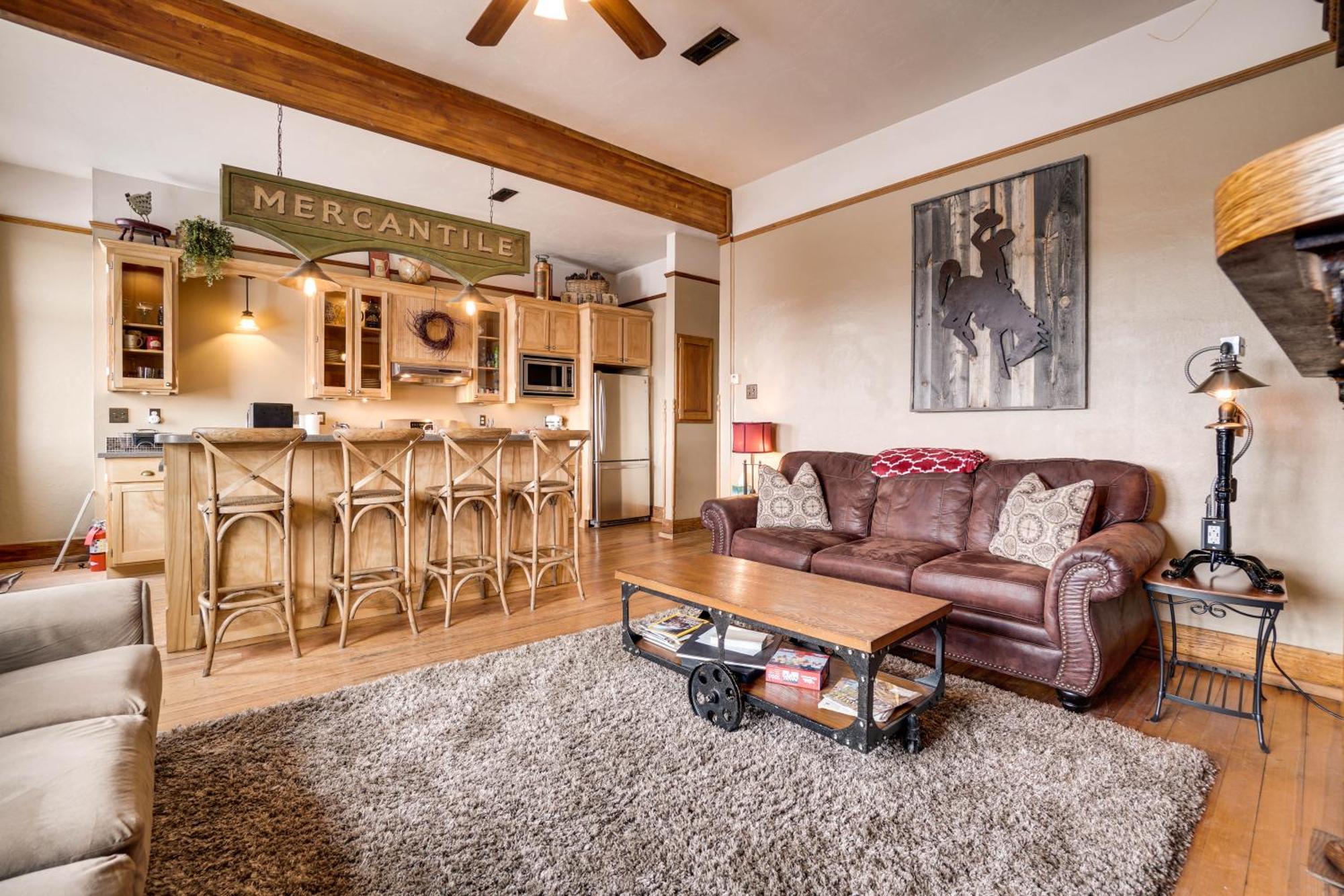 Vintage Downtown Laramie Apartment With Deck! Exterior photo